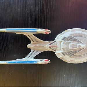 Star Trek U.S.S. Enterprise NCC-1701-E model
